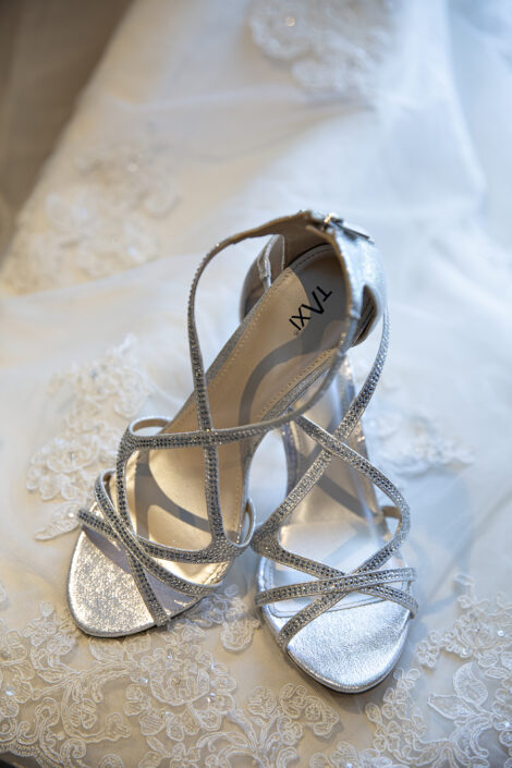 wedding details, wedding shoes, niagara wedding photography, photography by shelly